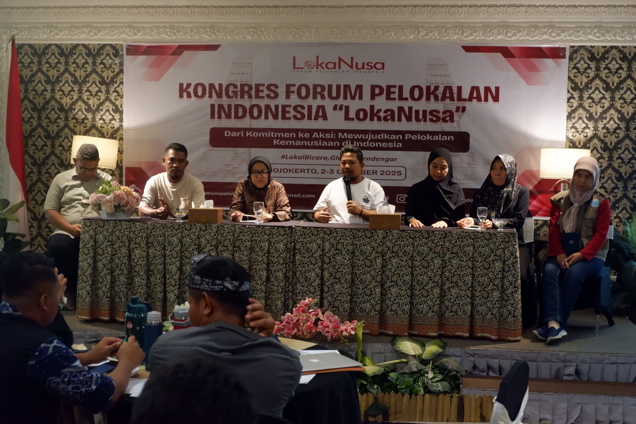 Proses diskusi pemilihan pengurus Forum Lokanusa