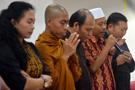 “Pelokalan” Menghargai Keberagama “Pelokalan” Menghargai Keberagama